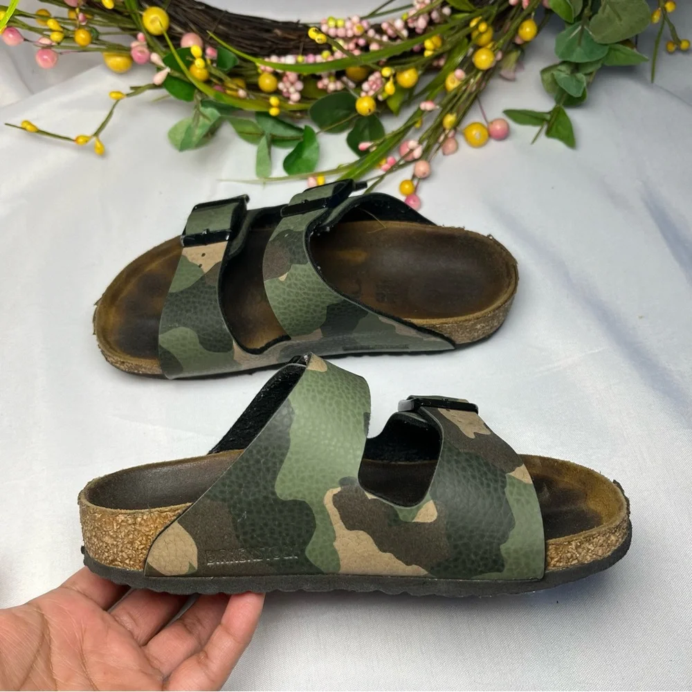 Birkenstock Arizona Little Kids Size 10 Camouflage Sandals Adjustable Straps